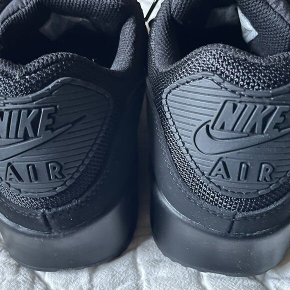 Nike Air Max 90 - men's size US 10 - black - Like New condition - Picture 5 of 8